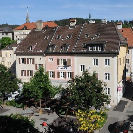 Chez Gilles Hotel Resto Bar Sa La Chaux De Fonds Kültér fotó